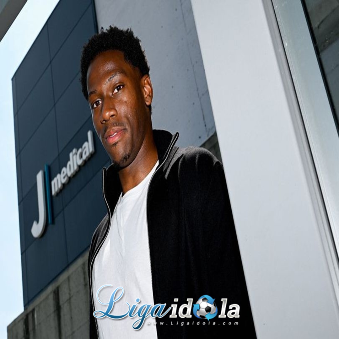 Resmi! Juventus Rekrut Striker Baru Jonathan David